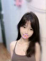 清純學生妹粉嘟嘟的嘴唇很好親